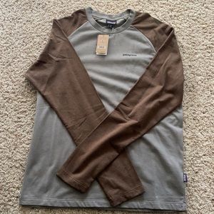 Patagonia - medium long sleeve T-shirt